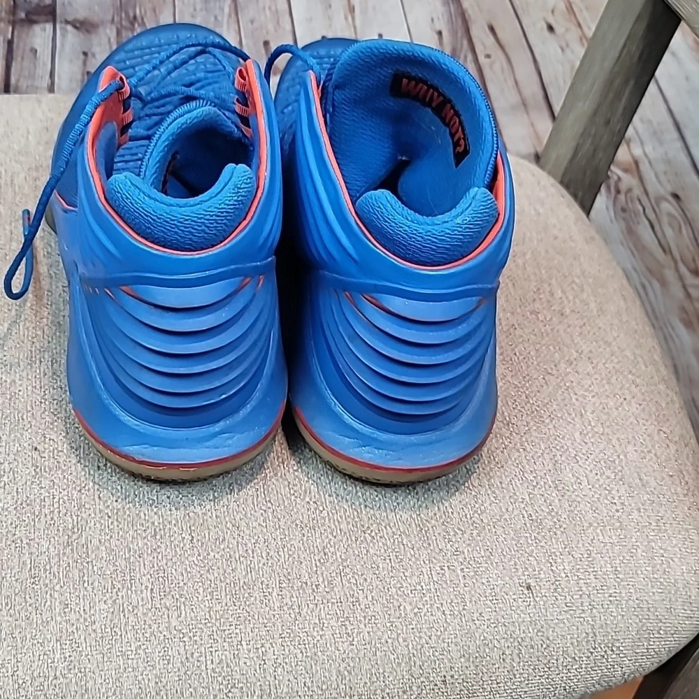 Jordan bold blue